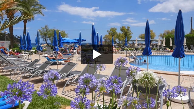 Universal Hotel Castell Royal - video z Giaty