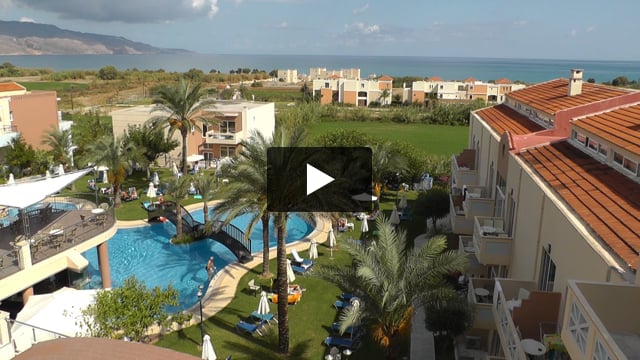 Sea View Hotel Apartments - video z Giaty